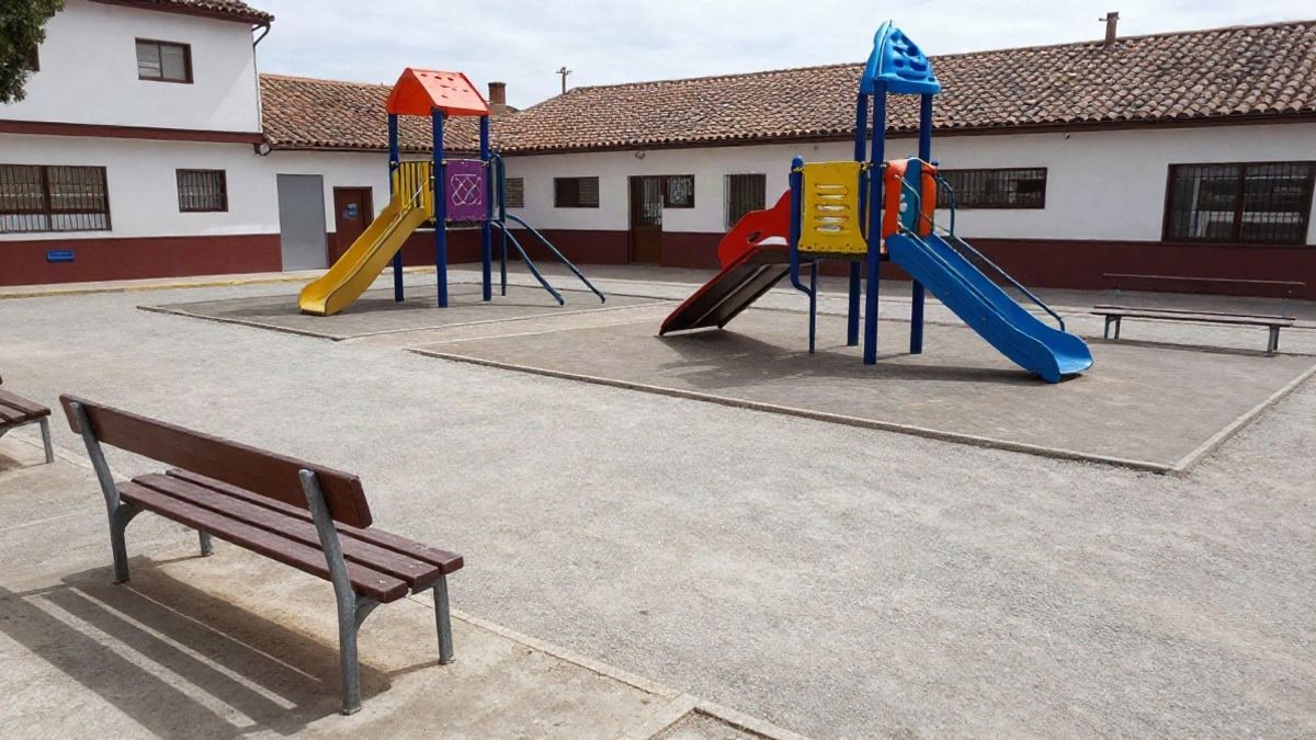 The Mayor of Fresno de Torote Visits the Expanded Summer Camp for Families
