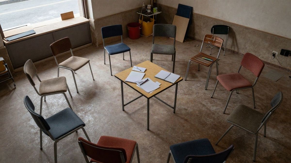Illustrative image: overhead view of a room with chairs in a circle for a community workshop